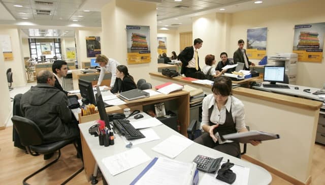 Băncile din România sunt bine capitalizate şi profitabile