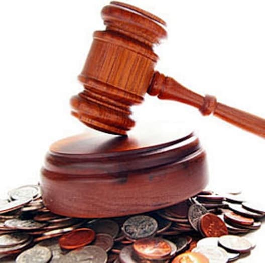 Executorii judecătorești vor fi sancționați în cazul neonorării obligațiilor