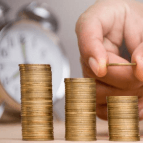 Realizarea venitului asigurat în perioada concediului de maternitate nu va suspenda plata indemnizației