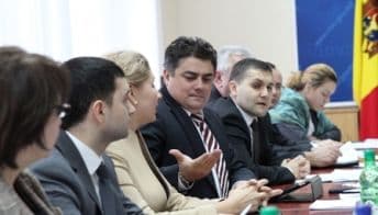 În cel mai scurt timp, comercianţii îşi vor obţine autorizaţiile de activitate la ghişeul unic