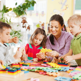 Trei tipuri de servicii alternative de îngrijire a copilului