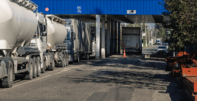 Produsele petroliere și GPL pot fi incluse în lista produselor admise pentru regimul de antrepozit vamal