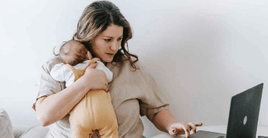 Исчисления пособия по материнству жене,  у которой,  за часть периода расчета в связи с наступившим риском материнства,  были свои застрахованные доходы, однако последние месяцы находится на содержании мужа 