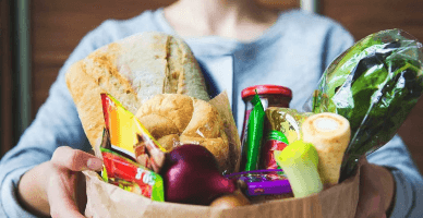 Alimentele transferate prin donație de către operatorii din domeniul alimentar vor fi deductibile