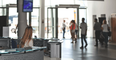 Numărul salariaților, în ușoară descreștere