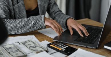 Cele mai mari și mai mici valori ale salariului mediu în primul trimestru ale anului curent