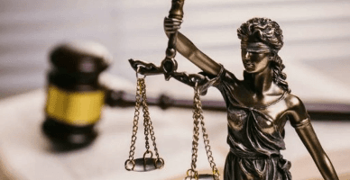 Восстановление работника на основании решения судебной инстанции. Какие это влечет последствия для работника, занимающего должность восстановленного лица?