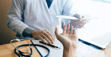  О праве сотрудника, работающего по срочному трудовому договору в частной школе на пособие по временной нетрудоспособности из средств работодателя 