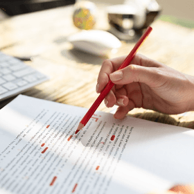 Serviciile legate de redactare tehnică, ilustrare şi machetare prestate de nerezident prin internet: regimul TVA